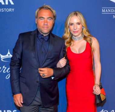 New York, New York - Şubat 05, 2020: Johan Ernst Nilson ve konuk 2020 amfAR New York Galasına katıldılar