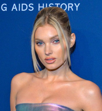 New York, New York - 5 Şubat 2020: Elsa Hosk 2020 amfAR New York Galasına katıldı