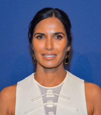 New York, New York - Şubat 05, 2020 Padma Lakshmi 2020 amfAR New York Galasına katıldı