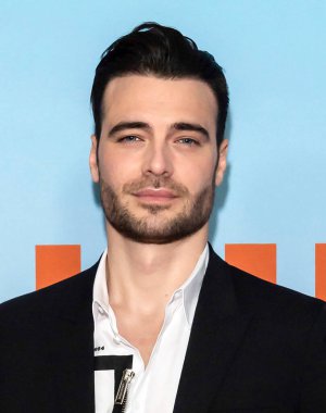 New York, New York - 12 Şubat 2020: Giulio Berruti, SVA Tiyatrosu 'nda Downhill' in galasına katıldı..