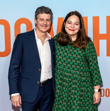 New York, New York - 12 Şubat 2020: Anthony Bregman ve Stefani Azpiazu 