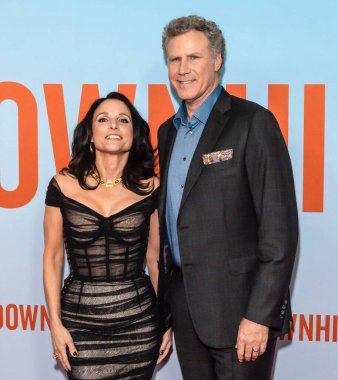 New York, New York - 12 Şubat 2020: Julia Louis-Dreyfus ve Will Ferrell 