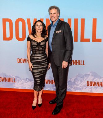 New York, New York - 12 Şubat 2020: Julia Louis-Dreyfus ve Will Ferrell 