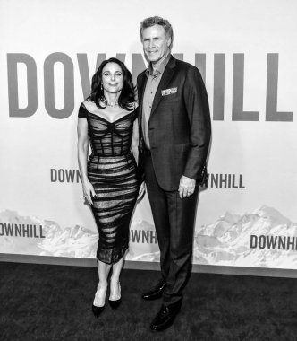 New York, New York - 12 Şubat 2020: Julia Louis-Dreyfus ve Will Ferrell 