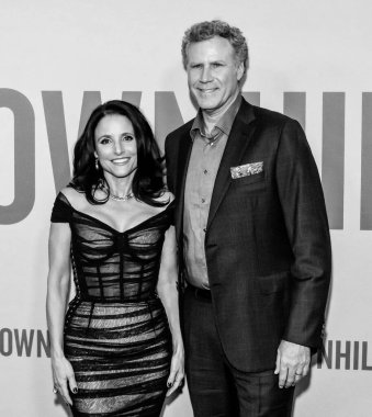 New York, New York - 12 Şubat 2020: Julia Louis-Dreyfus ve Will Ferrell 