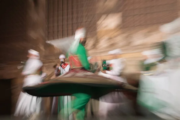 Суфійські Релігійні Танцюристи Твірлінг Дервіш Виступають Подвір Cairo Ghuri Market — стокове фото