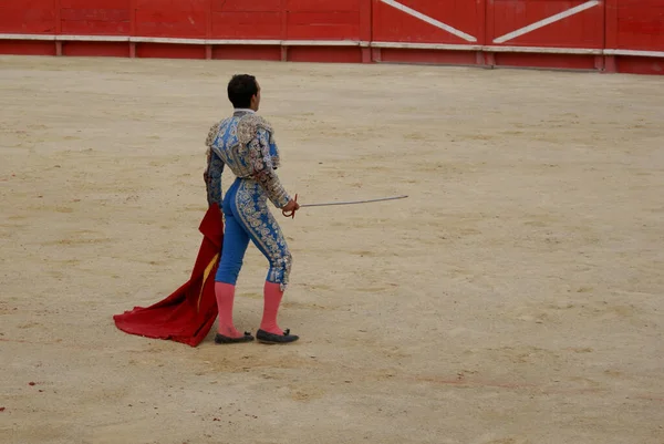 Toureiro Torero Matador Espanhol Realizando Uma Tourada Clássica Tradicional Uma — Fotografia de Stock