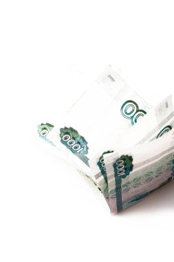 Beyaz üzerine izole edilmiş Rus bininci banknotları