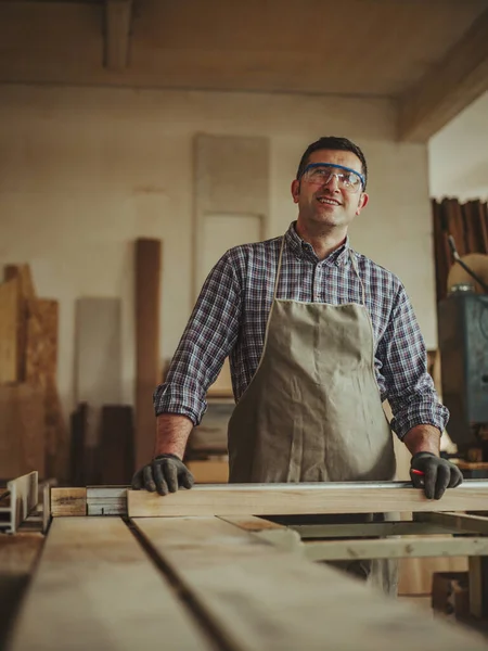 Falegname Lavoro Con Utensili Lavorazione Del Legno — Foto Stock