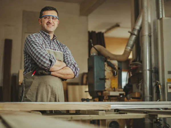 Falegname Lavoro Con Utensili Lavorazione Del Legno — Foto Stock