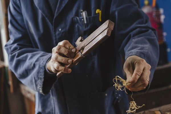 Carpinteiro Trabalho Com Ferramentas Madeira — Fotografia de Stock