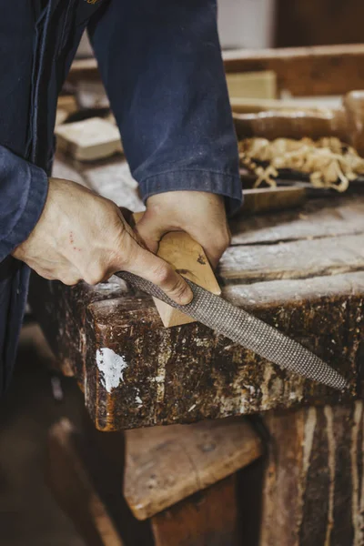 Carpintero Trabajando Con Herramientas Carpintería — Foto de Stock
