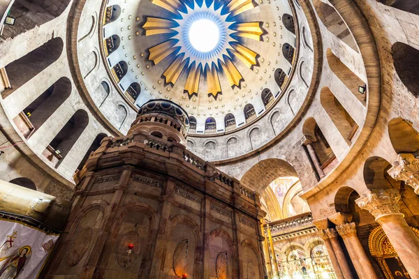 JERUSALEM, ISRAEL - CIRCA MAYIS 2018: Kutsal Mezar Kilisesi