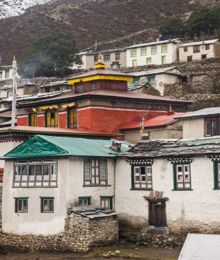 PANGBOCHE, NEPAL - CIRCA ECTOBER 2013: Pangboche 'daki gompa manzarası Ekim 2013 Pangboche.