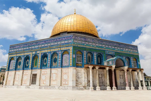 JERUSALEM, ISRAEL - CIRCA MAYIS 2018: Kudüs 'teki Kaya Kubbe manzarası, İsrail yaklaşık Mayıs 2018.