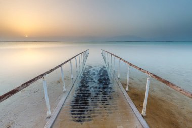 İsrail 'deki Ölü Deniz' in güzel manzarası.