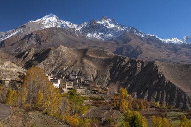 JHONG, NEPAL - CIRCA NOVEMBER 2013: Jhong köyü Kasım 2013 dolaylarında Jhong.