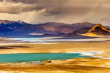 Tacikistan 'daki Pamir Dağları' nın güzel manzarası