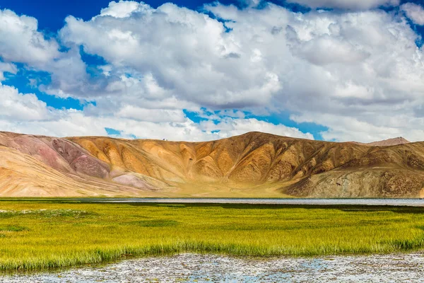 タジキスタンのパミールにあるブルンクル湖の美しい景色 — ストック写真