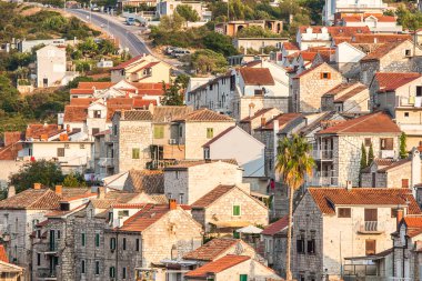 Hırvatistan 'ın Hvar adasındaki Hvar kasabasının güzel manzarası Eylül 2016' da Hvar 'da.