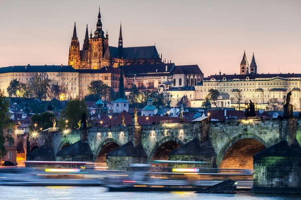 Prag Tschechische Republik Circa April 2017 Blick Auf Die Karlsbrücke — Stockfoto