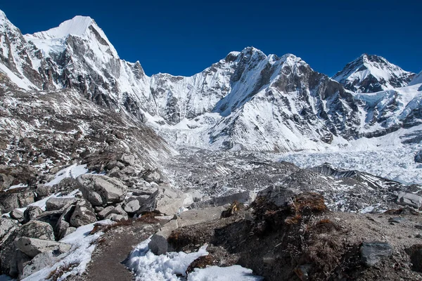 Gorakshep Nepal Circa Październik 2013 Widok Himalaje Lingtren Khumbutse Drogi — Zdjęcie stockowe