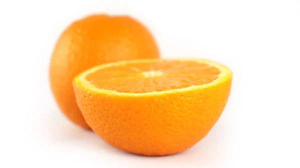 白い背景のオレンジは — ストック写真