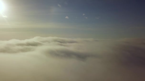 Drone Voando Acima Das Nuvens Nuvens Grossas Flutuam Abaixo — Vídeo de Stock