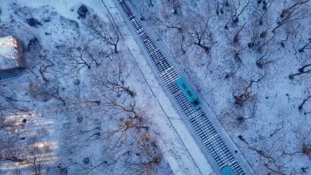 Vista Aérea Kyiv Funicular Subindo Colina Através Floresta Nevada — Vídeo de Stock