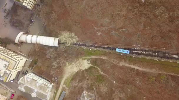 Vista Aérea Del Funicular Kiev Levantándose Colina Través Del Bosque — Vídeos de Stock