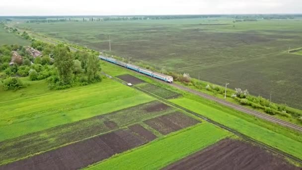 Vista Aérea Tren Hermosos Campos Agrícolas — Vídeos de Stock