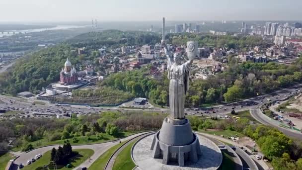 Luchtfoto Van Motherland Monument Monumentaal Standbeeld Kiev Hoofdstad Van Oekraïne — Stockvideo