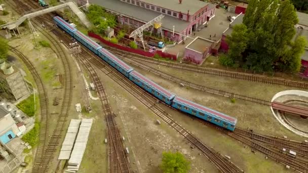 Vista Aérea Trem Metrô Kiev Dirigindo Depósito — Vídeo de Stock