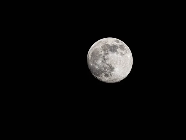 黒空を背景に満月 — ストック写真