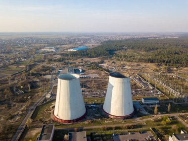 Kiev 'in varoşlarındaki termik santral. Hava Aracı Filosu