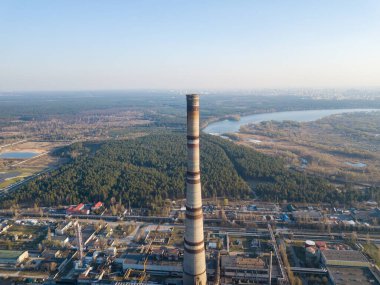 Kiev 'in varoşlarındaki termik santral. Hava Aracı Filosu