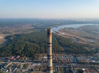 Kiev 'in varoşlarındaki termik santral. Hava Aracı Filosu