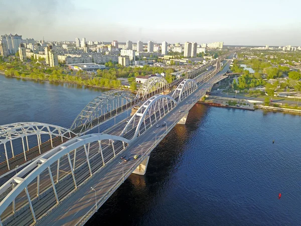 Hava Aracı Görüntüsü Kyiv Deki Darnitsky Demiryolu Otomobil Köprüsü — Stok fotoğraf