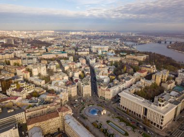 Modern Kyiv şehrinin güzel hava manzarası  