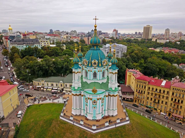 Luchtdrone Zicht Andrews Kerk Kiev Het Vroege Voorjaar Zonnige Dag — Stockfoto
