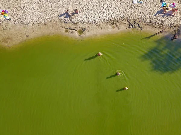 Légi Felvétel Emberek Homokos Strandon — Stock Fotó