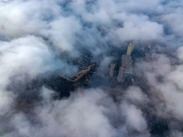 Alto Vuelo Las Nubes Sobre Ciudad Kiev — Foto de Stock