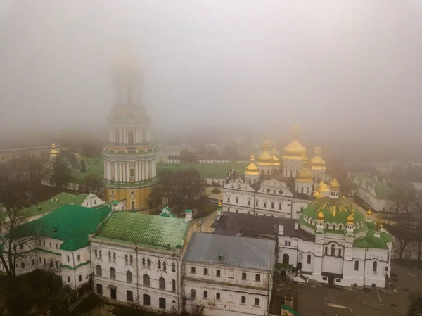 Luchtdrone Zicht Kiev Pechersk Lavra Tijdens Mistig Weer Het Vroege — Stockfoto