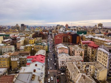 Kış günü modern şehrin güzel hava manzarası