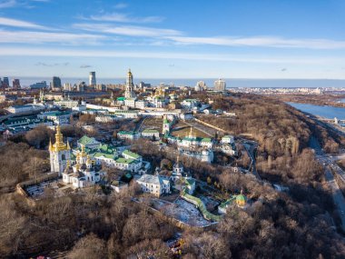 Kyiv 'in güzel manzarası. Hava aracı görünümü