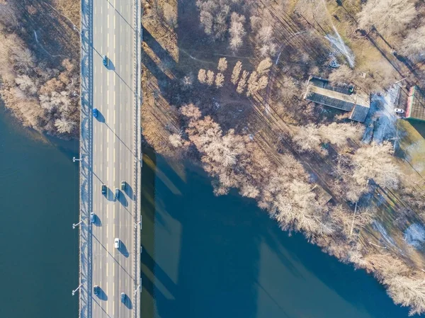 Αεροφωτογραφία Τηλεκατευθυνόμενου Γέφυρα Πάνω Από Τον Ποταμό Δνείπερου Στο Κίεβο — Φωτογραφία Αρχείου
