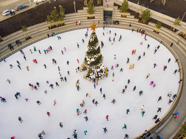 Aerial View People Skate New Year Tree — Stock Photo, Image