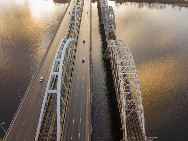 Vista Aérea Drone Darnitsky Ponte Ferroviária Automóvel Kiev Durante Nascer — Fotografia de Stock