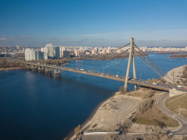 Ciudad Moderna Orilla Del Río Vista Aérea Del Dron —  Fotos de Stock