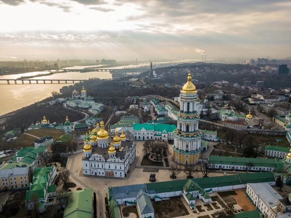 Vista Aérea Del Dron Kiev Pechersk Lavra Día Nublado Primavera — Foto de Stock